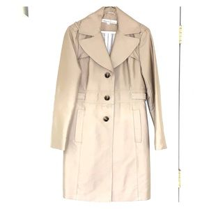 Kenneth Cole Raincoat in Beige